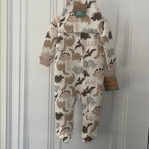 DreamGro Quilted Onesie & Hat